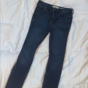 Hollister High Rise Super Skinny Jean! Size 7 R!